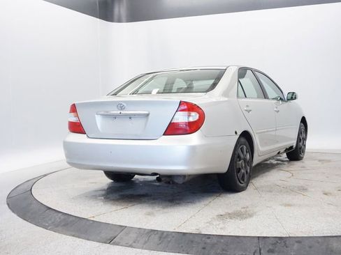 Used 2003 Toyota Camry LE image 9