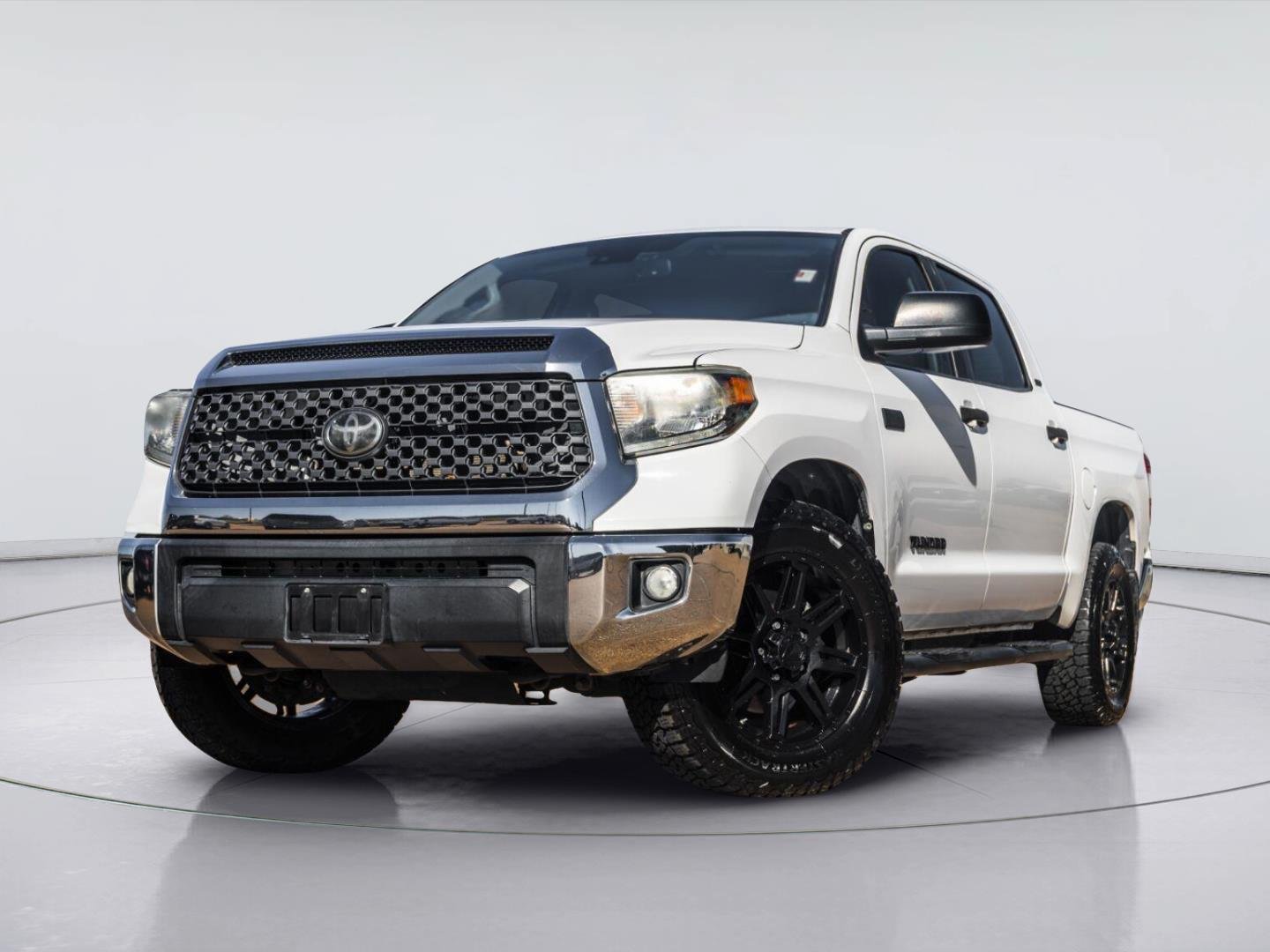Used 2020 Toyota Tundra SR5 w/ SR5 Upgrade Package AWD/4WD image 1