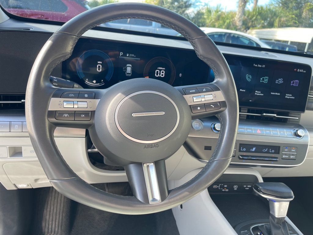 Used 2025 Hyundai Kona SEL FWD image 15