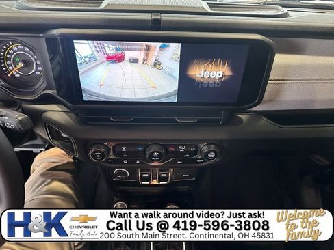 Used 2024 Jeep Wrangler Sport S image 11