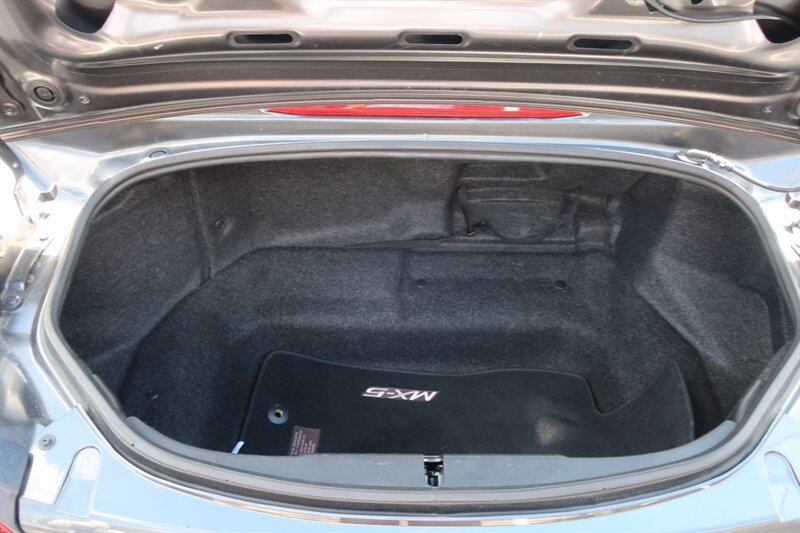 Used 2016 MAZDA MX-5 Miata Grand Touring RWD image 28