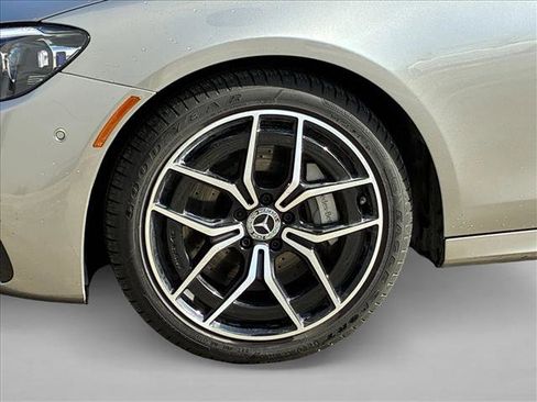 Used 2023 Mercedes-Benz E 350 4MATIC Sedan image 9