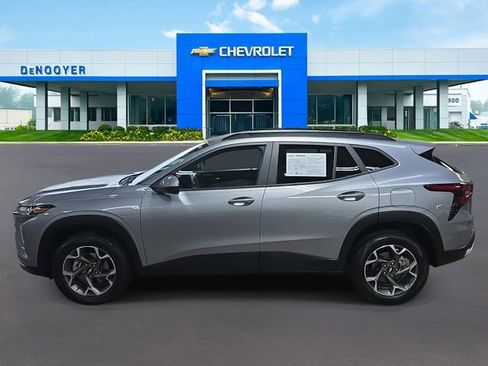 Used 2024 Chevrolet Trax LT image 8