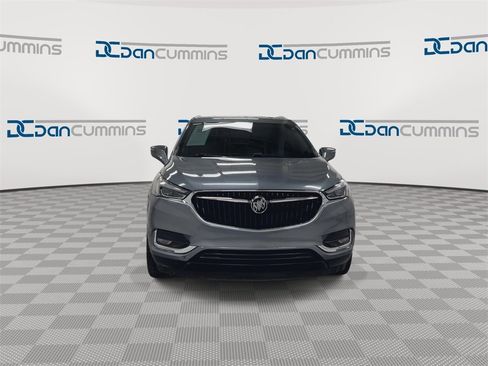 Used 2020 Buick Enclave Essence image 3