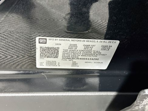 Used 2025 Chevrolet Blazer LT FWD image 12