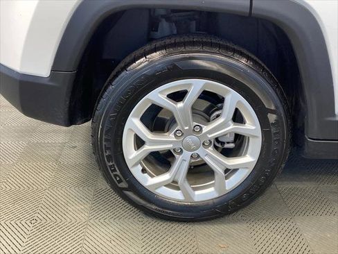 Certified 2024 Jeep Compass Latitude image 34