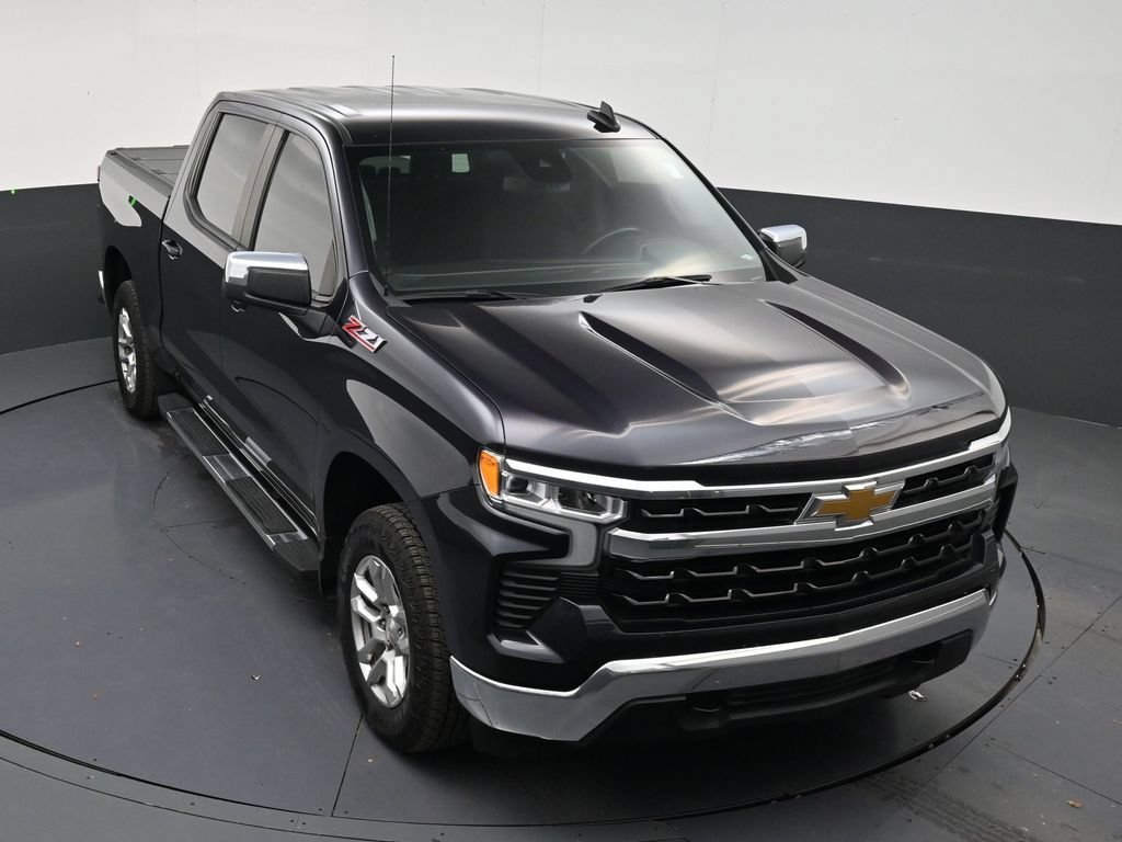 Used 2023 Chevrolet Silverado 1500 LT w/ Z71 Off-Road Package AWD/4WD image 18