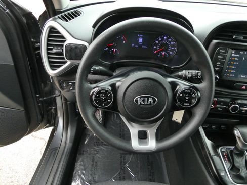 Used 2021 Kia Soul S FWD image 12