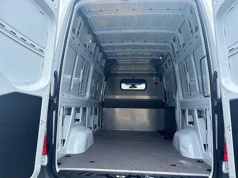 Used 2025 Mercedes-Benz Sprinter 2500 image 34