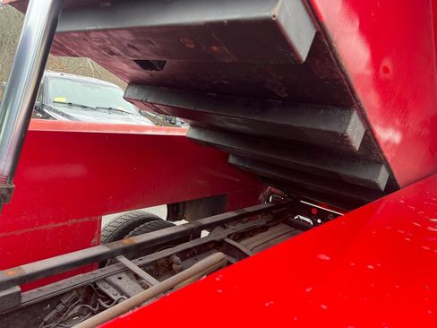 Used 2015 Ford F550 4x4 Regular Cab Super Duty image 13