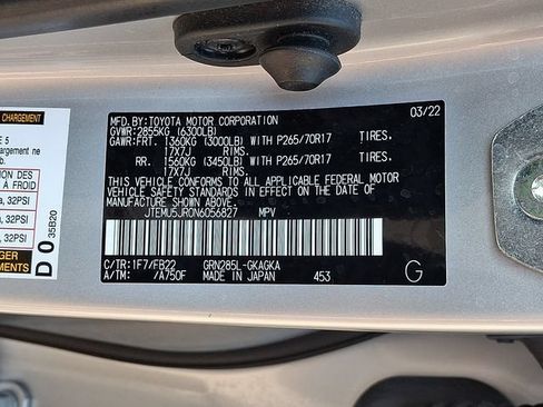 Used 2022 Toyota 4Runner SR5 AWD/4WD image 29