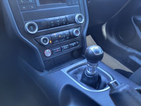 Used 2022 Ford Mustang Coupe image 12