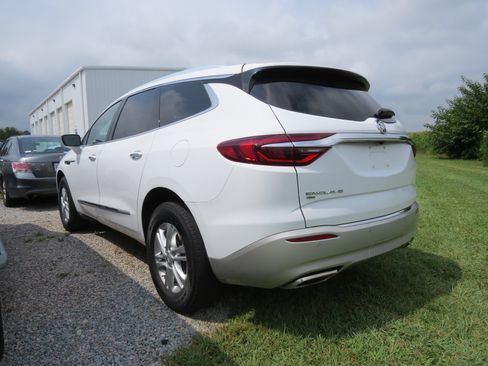 Used 2021 Buick Enclave Essence image 14