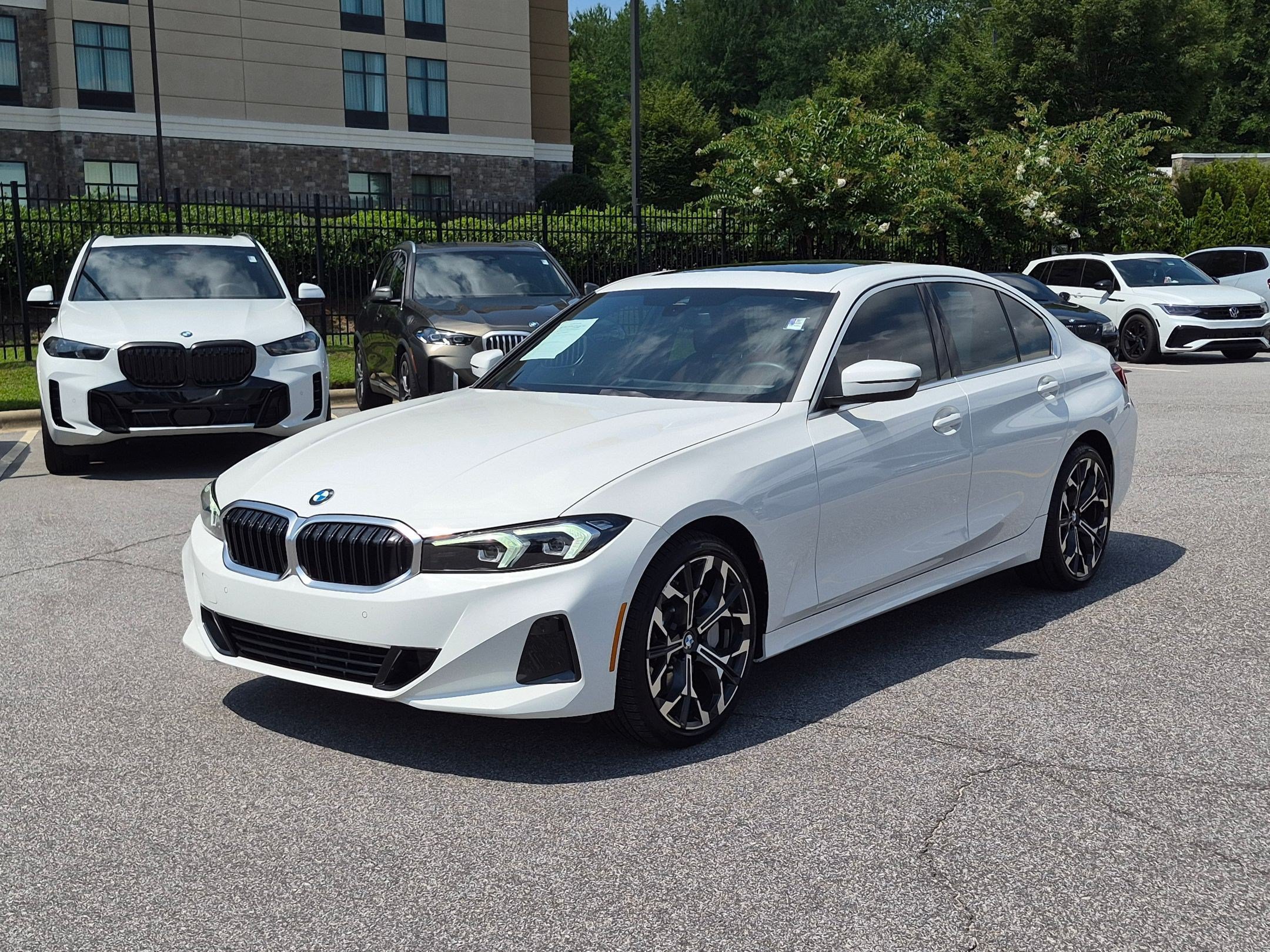 Used 2025 BMW 330i Sedan w/ M Sport Package RWD image 7