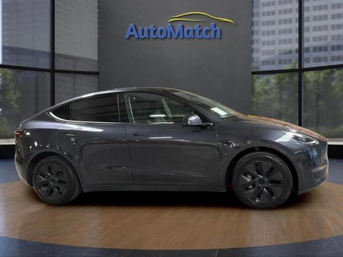 Used 2024 Tesla Model Y Long Range RWD image 13