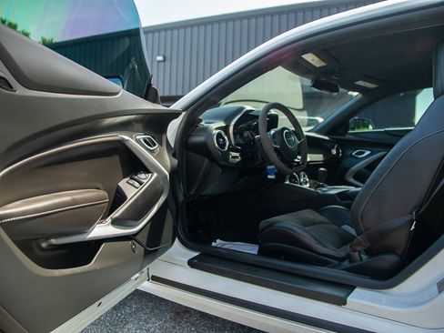 Used 2018 Chevrolet Camaro SS RWD image 14