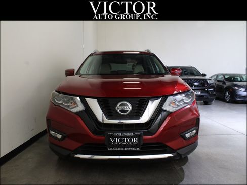 Used 2018 Nissan Rogue SL w/ Premium Package image 2