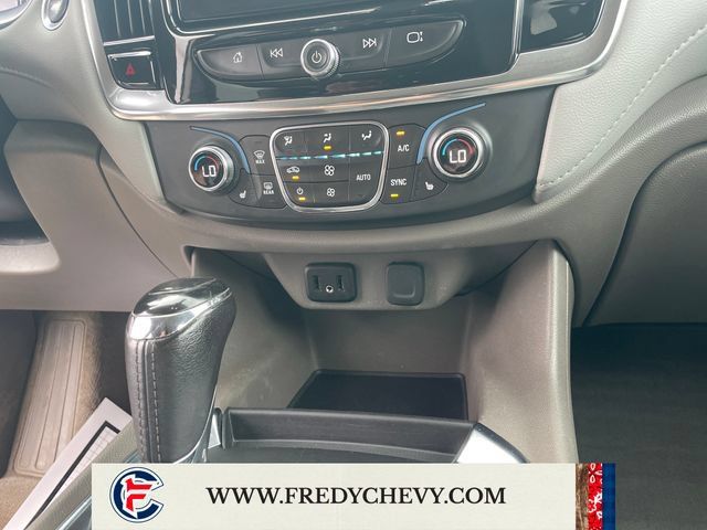 Used 2020 Chevrolet Traverse LT FWD image 20