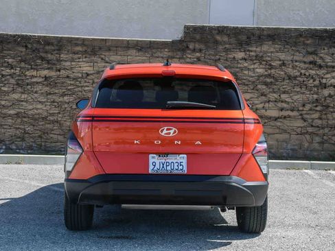 Used 2024 Hyundai Kona SEL image 7