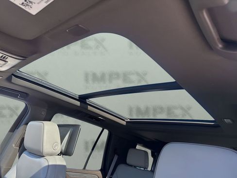 Used 2021 GMC Yukon SLT w/ SLT Luxury Plus Package image 12