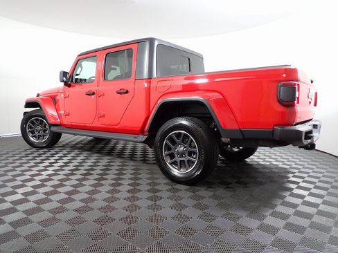 Used 2020 Jeep Gladiator Overland image 11