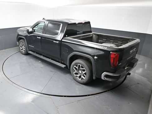 Used 2022 GMC Sierra 1500 SLT w/ SLT Convenience Package AWD/4WD image 17