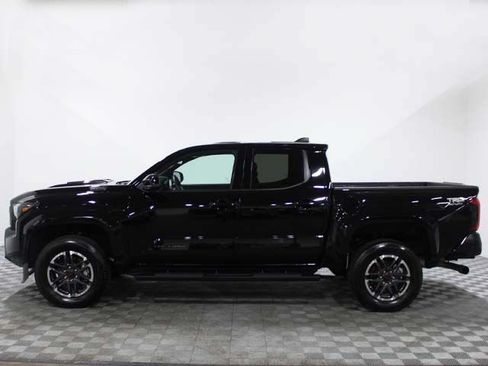 Certified 2025 Toyota Tacoma TRD Sport AWD/4WD image 3