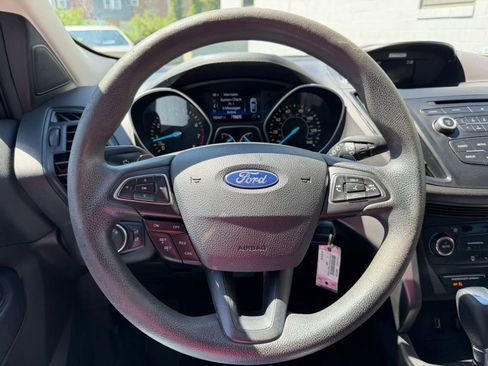Used 2017 Ford Escape SE FWD image 10
