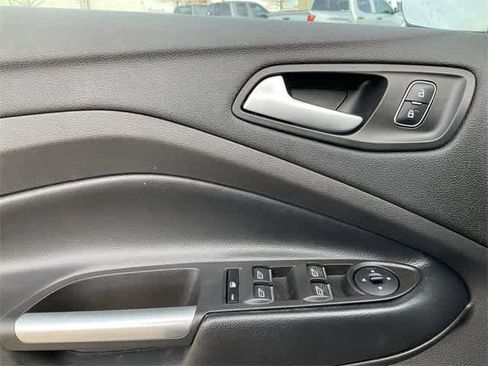 Used 2019 Ford Escape SE image 14