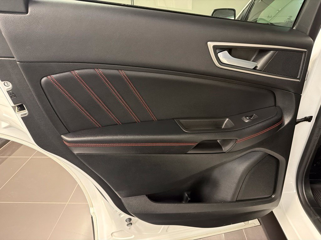Certified 2023 Ford Edge ST-Line AWD/4WD image 32