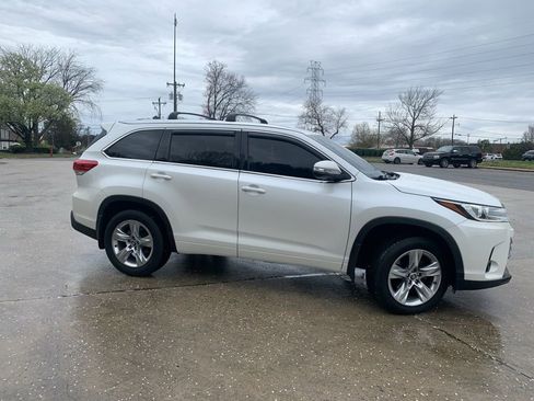 Used 2017 Toyota Highlander Limited image 4