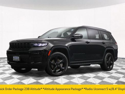 Used 2023 Jeep Grand Cherokee L Laredo image 2