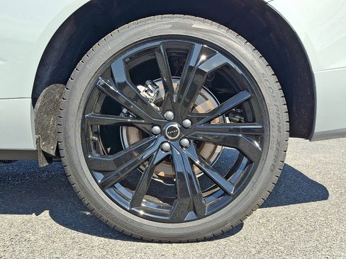 New 2026 Volvo XC60 T8 Ultra w/ Protection Package Premier AWD/4WD image 5