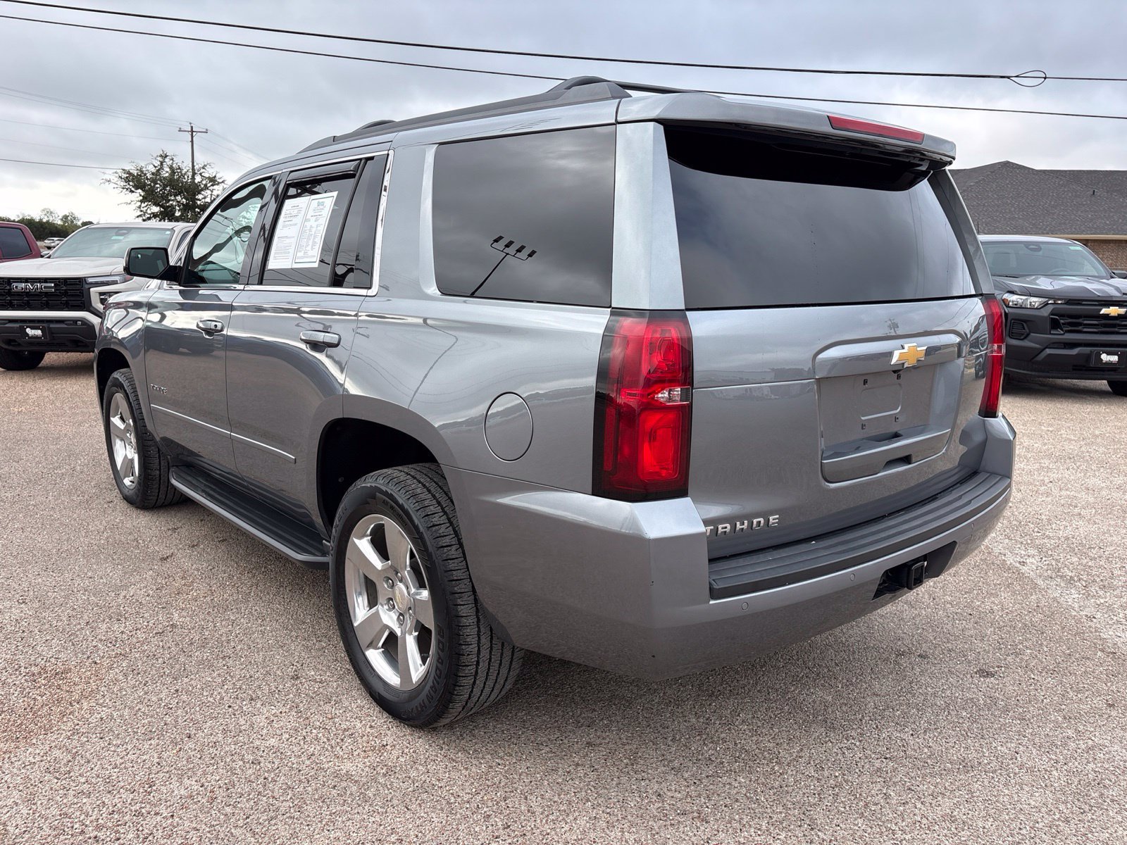 Used 2018 Chevrolet Tahoe LS w/ All-Season Package RWD image 4