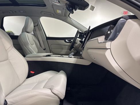 New 2026 Volvo XC60 B5 Ultra w/ Protection Package Premier image 28