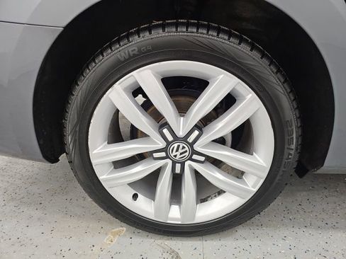 Used 2017 Volkswagen Passat 1.8T SEL Premium image 7