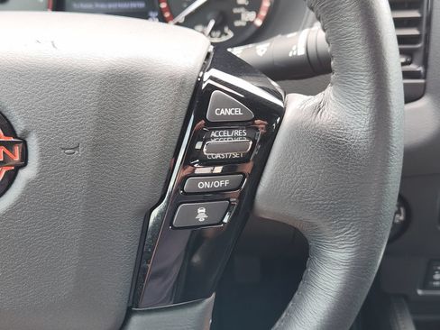 Used 2022 Nissan Frontier PRO-4X w/ Pro-4X Premium Package AWD/4WD image 39