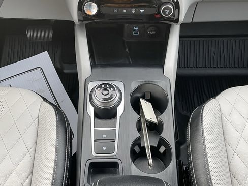 Used 2023 Ford Escape SE w/ PHEV Premium Package image 24