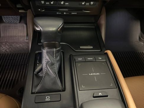 Used 2020 Lexus ES 350 w/ Premium Package image 21