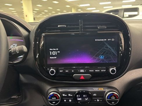 Used 2024 Kia Soul GT-Line w/ Option Group 020 image 17