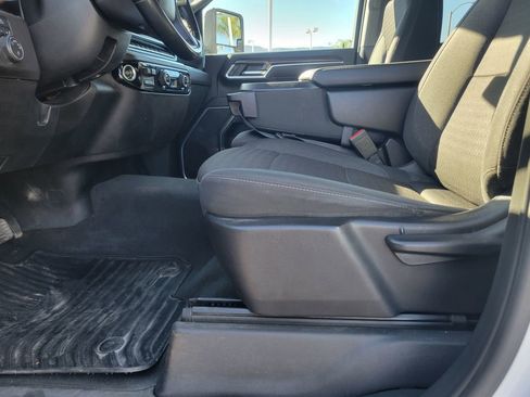 Used 2024 Chevrolet Silverado 2500 LT image 13