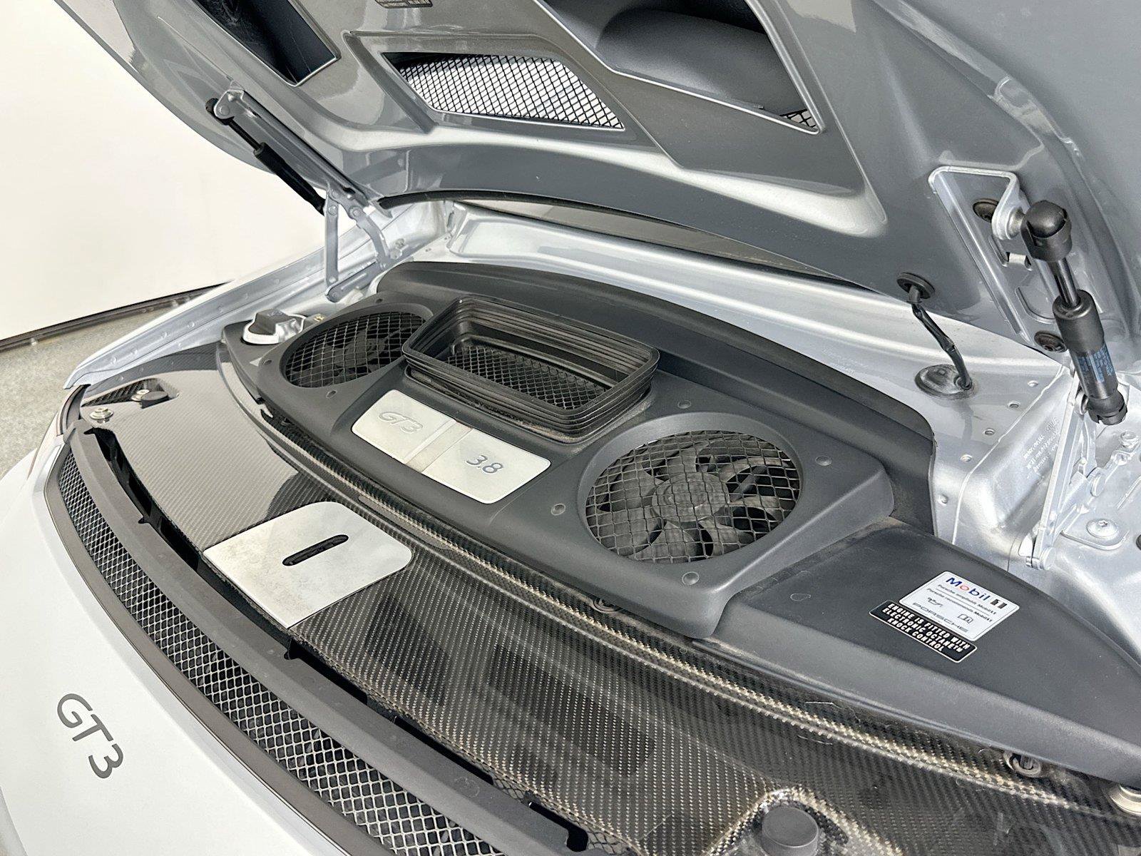 Certified 2015 Porsche 911 GT3 RWD image 34