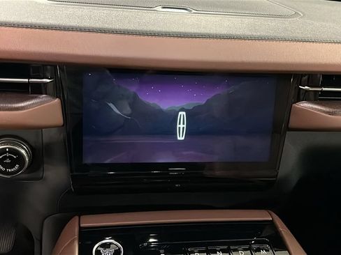 Used 2026 Lincoln Navigator L Reserve AWD/4WD image 15