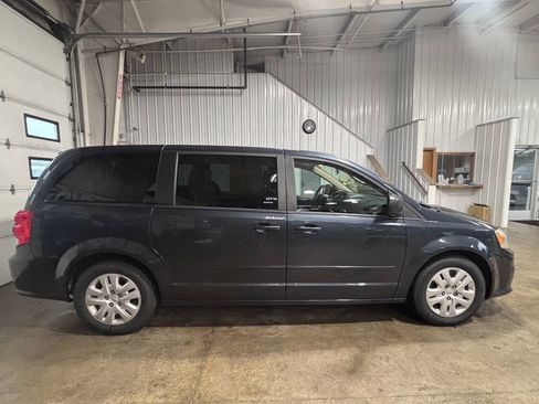Used 2014 Dodge Grand Caravan SE w/ Quick Order Package 29E SE FWD image 2