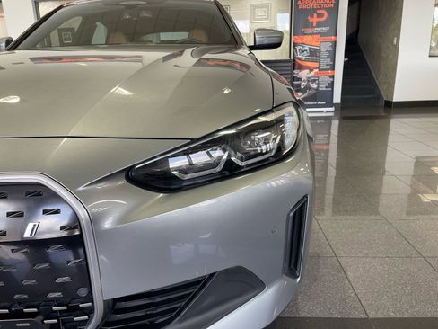 Used 2022 BMW i4 eDrive40 RWD image 10
