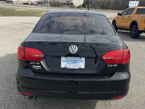 Used 2012 Volkswagen Jetta SE image 3
