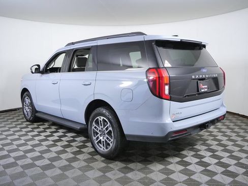 Certified 2025 Ford Expedition Active AWD/4WD image 4