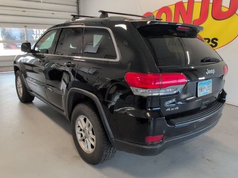 Used 2018 Jeep Grand Cherokee Laredo AWD/4WD image 3