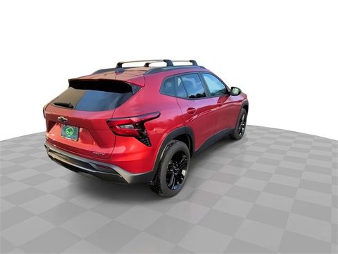 Used 2024 Chevrolet Trax ACTIV w/ Sunroof Package image 8