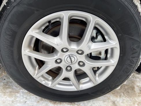 Certified 2024 Chrysler Pacifica Touring-L image 8